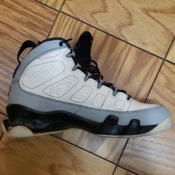 Nike Air Jordan | Retro 9 - Picture 6 of 16